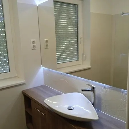 Verebes Apartman Gyor Exterior photo